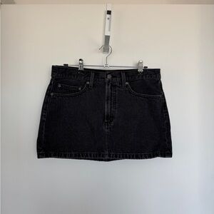Aritzia “The 90’s Ricci” Skirt